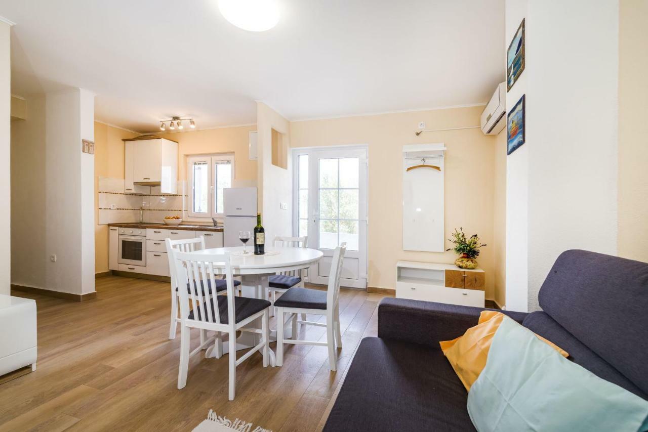 Long Island Olive Apartment 萨利 外观 照片